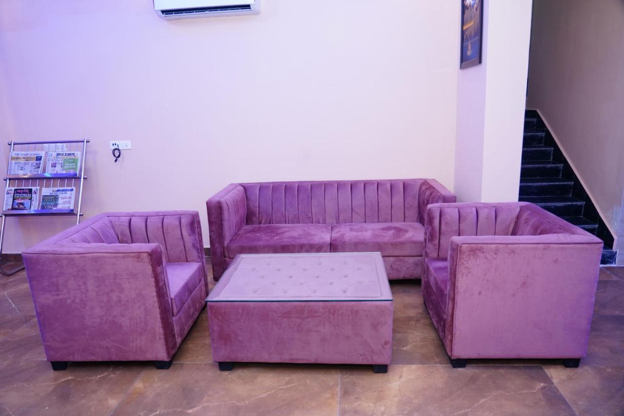 Expomart Inn Greater Noida Exterior foto