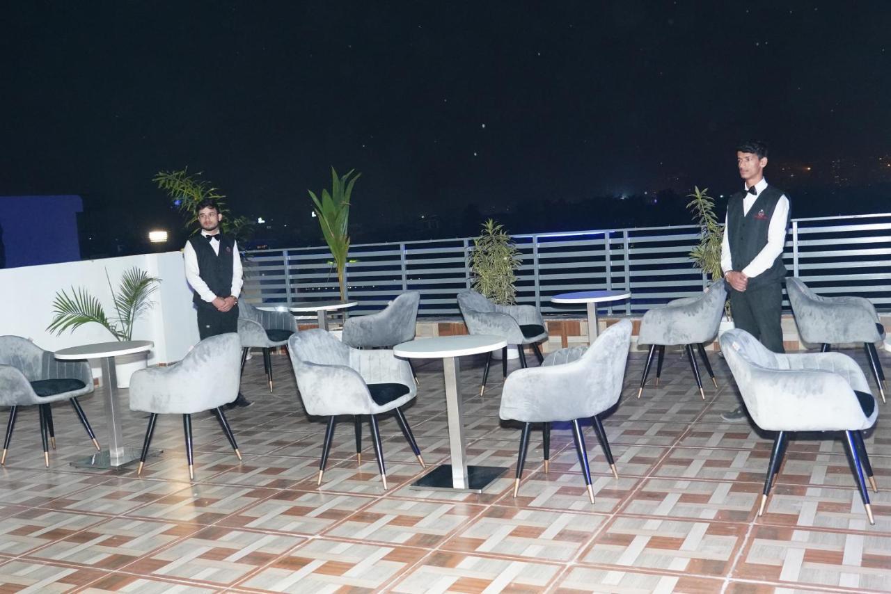 Expomart Inn Greater Noida Exterior foto