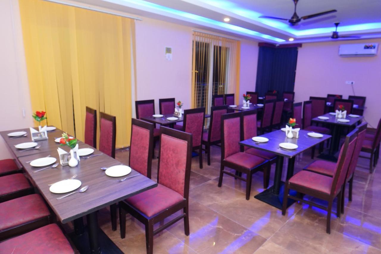 Expomart Inn Greater Noida Exterior foto
