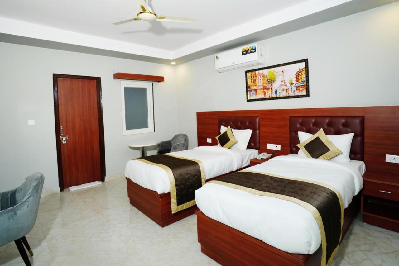 Expomart Inn Greater Noida Exterior foto