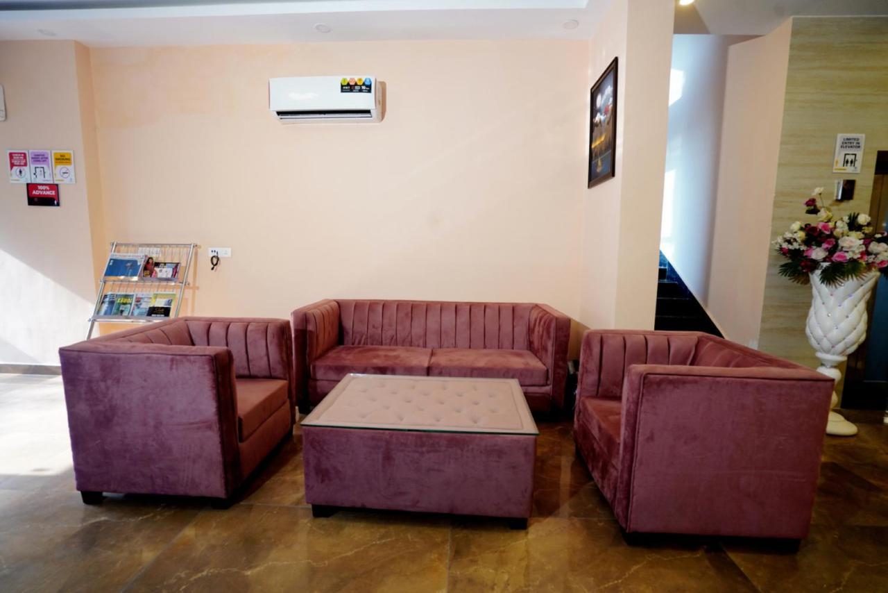 Expomart Inn Greater Noida Exterior foto